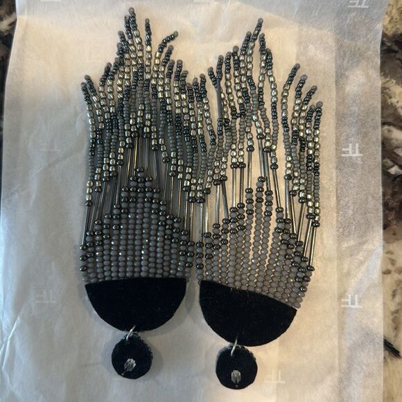 Free people Boho new grey/silver beaded statement earrings stunning! Gray/grey - Picture 4 of 8